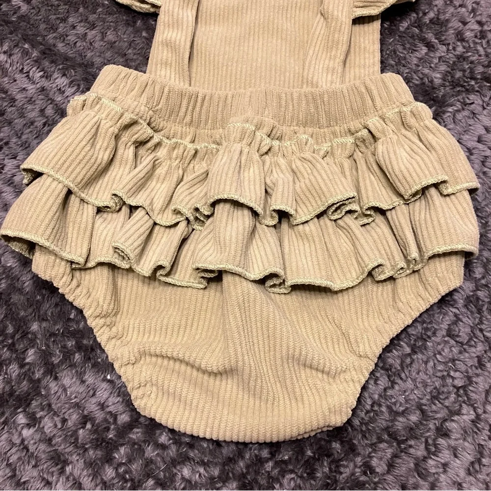 Girls Green Embroidered Christmas Tree Corduroy Overalls Romper/Jumpsuit Sz 3-6M